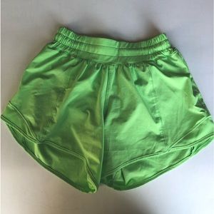 Lululemon hotty hot shorts- low rise lined 4”